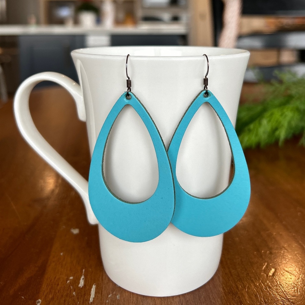 Nickel & Suede Lightweight Leather Earrings sz medium